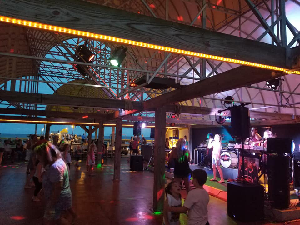 Apache Pier night time entertainment