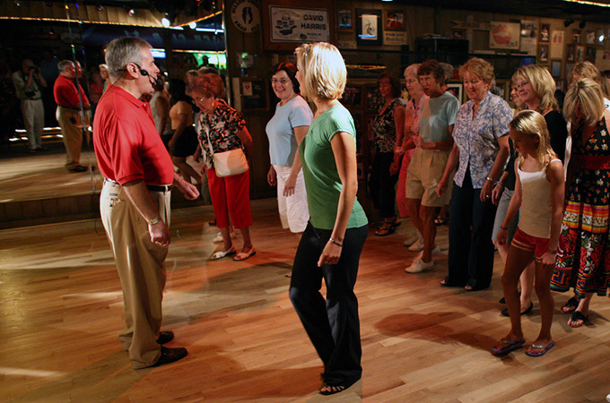 Shag dancers giving lesssons