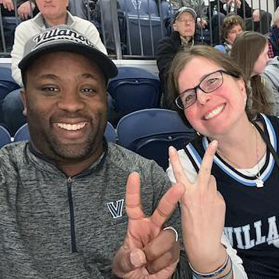 Two Villanova basketball fans