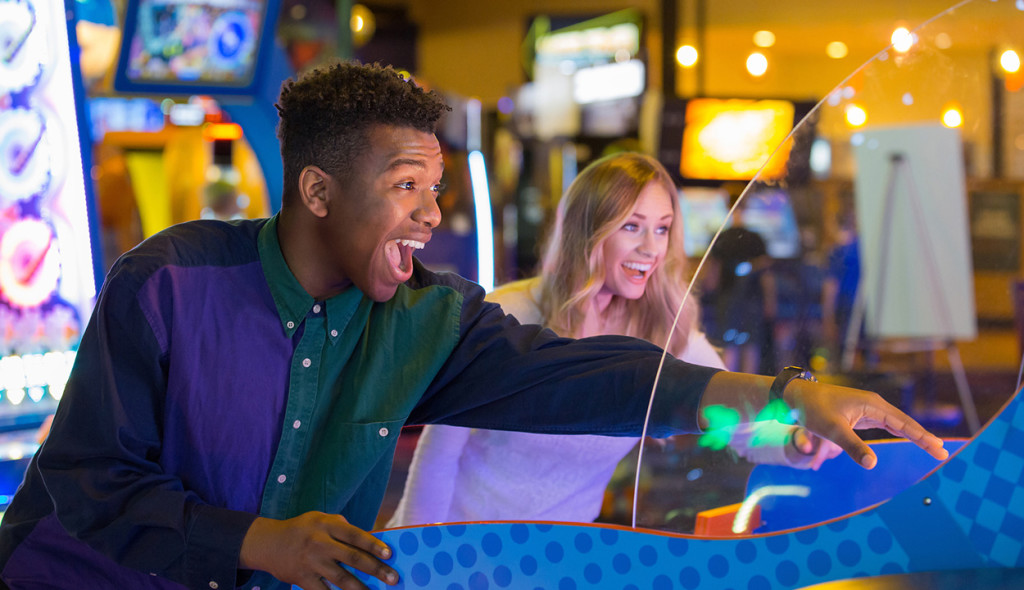 Stars and Strikes Family Entertainment Center