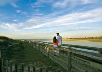 Canadian Resident Savings! Stay 7+ Nights For Up To 55% Off!