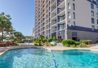 Beach Colony: 35% Off Carolina Country Music Fest Accommodations! Photo