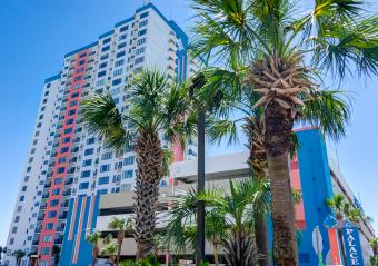 Palace Resort: 35% Off Carolina Country Music Fest Accommodations! Photo