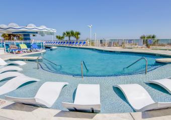 hotel BLUE: Girlfriend Getaway Shopping Package! Photo