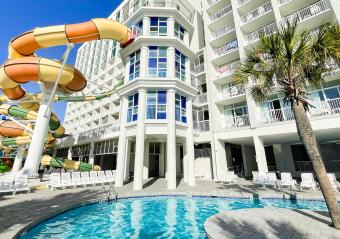 Crown Reef Beach Resort and Waterpark Photo 7