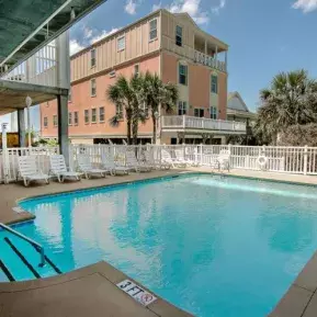 North Myrtle Beach condo with pool