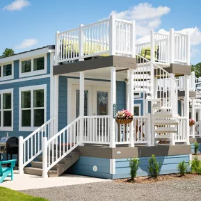 Sun Country cottage with rooftop sundeck