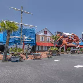 Giant Crab exterior