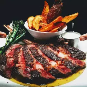 Perrone's Restaurant and Bar Photo