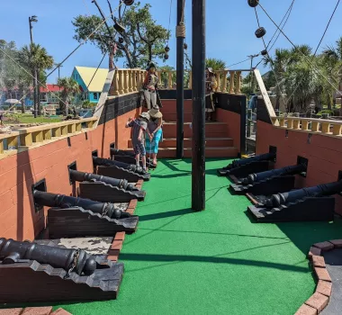 black pearl mini golf