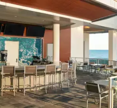 outdoor ocean bar