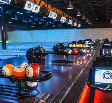 810 Bowling