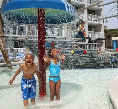 Captain's Quarters Oceanfront Resort Photo