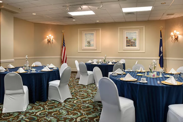 Meeting Room with rounds