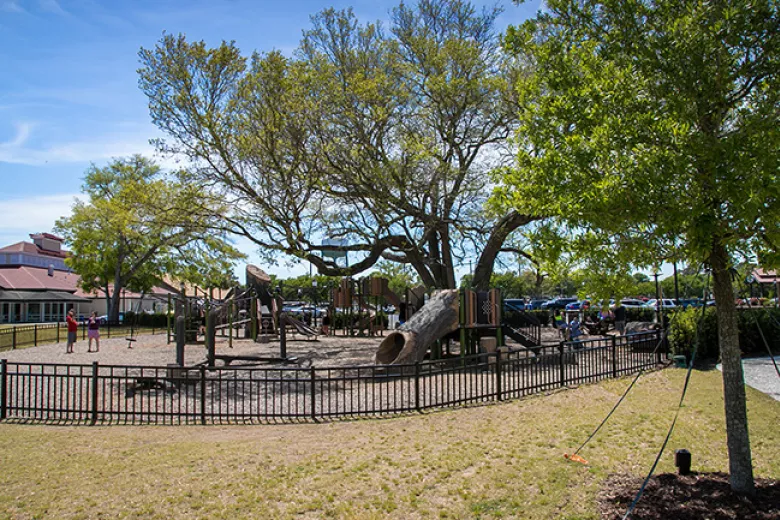 Barefoot Landing Park