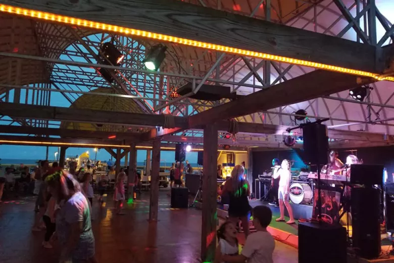 Apache Pier night time entertainment