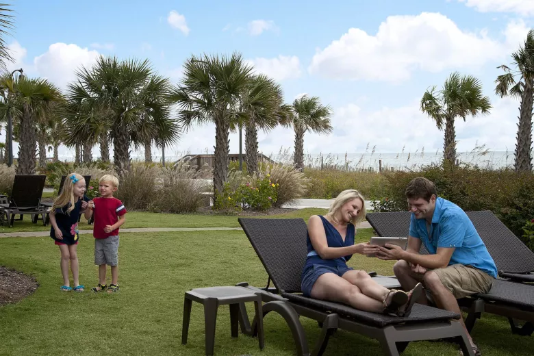 Bay View Resort - Outdoor Tanning Lawn