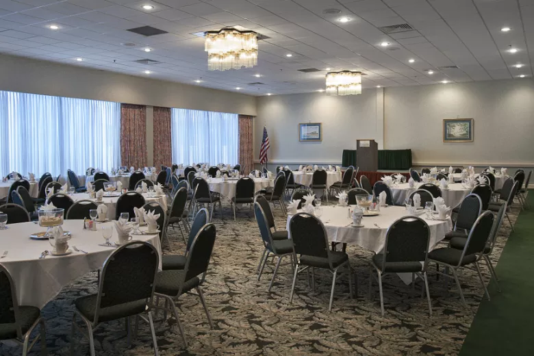 Sea View Meeting space with rounds