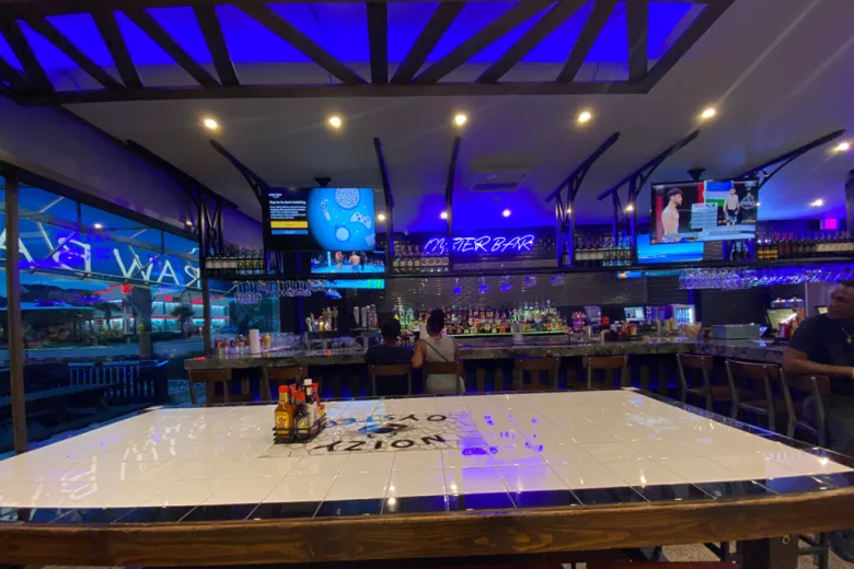 Noizy Oysters Interioro
