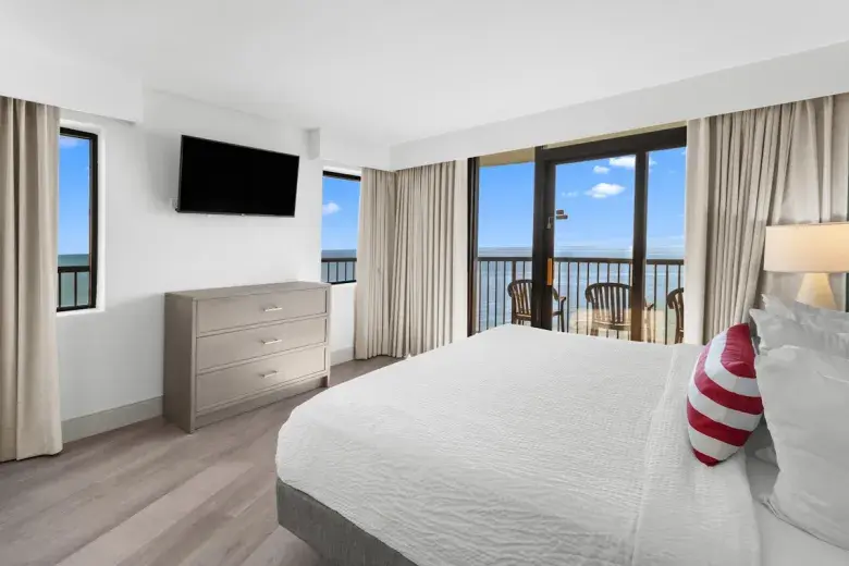 Compass Cove - Mariner Building - Oceanfront Deluxe Two Bedroom Condo - Bedroom Photo 5