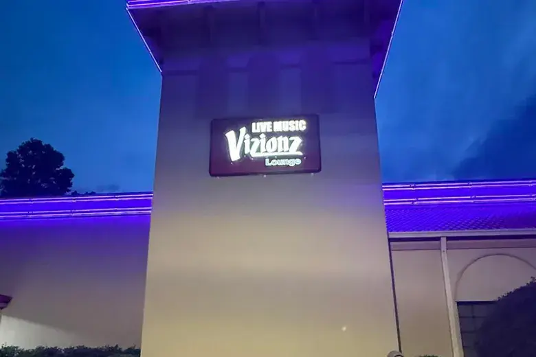 Vizionz Live Music and Lounge Photo 5