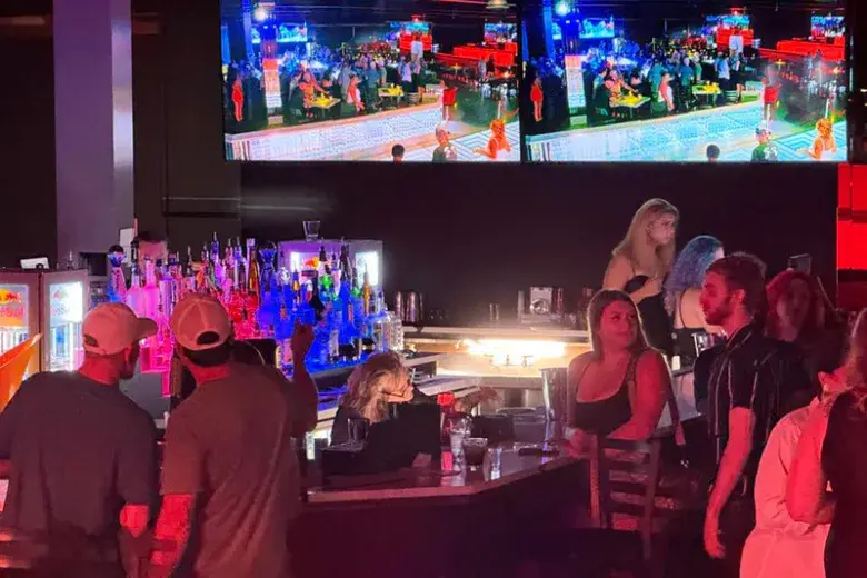 Vizionz Live Music and Lounge Photo 4