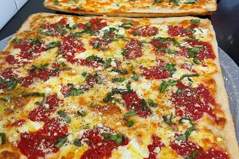 Genova's Pizza & Pasta Photo 4
