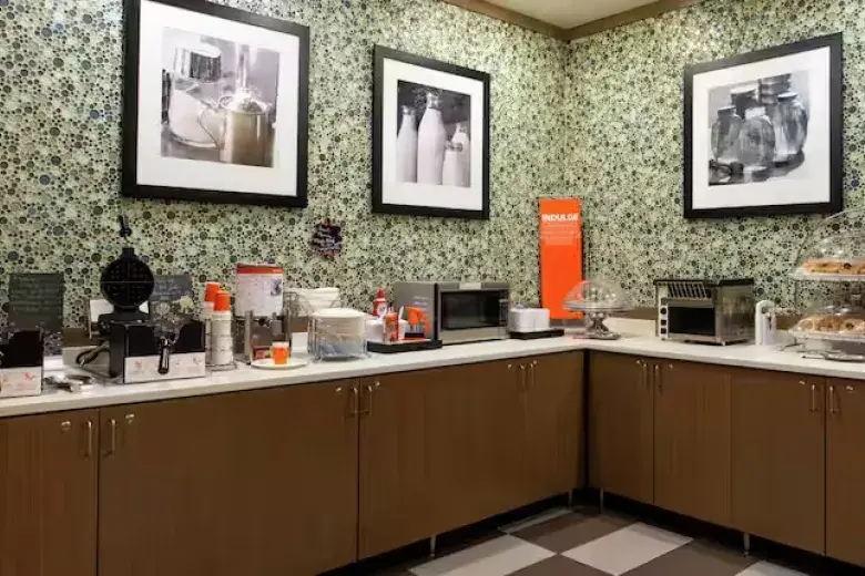 Hampton Inn - Northwood Photo 3