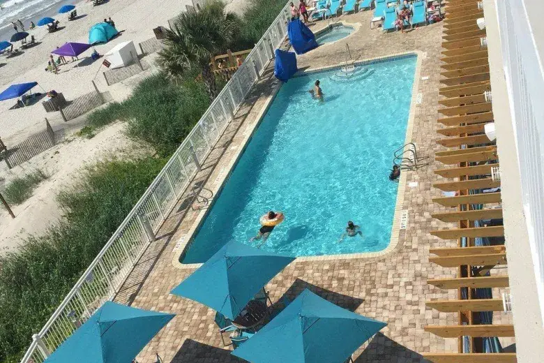 Holiday Inn Resort at Surfside Beach Photo 5