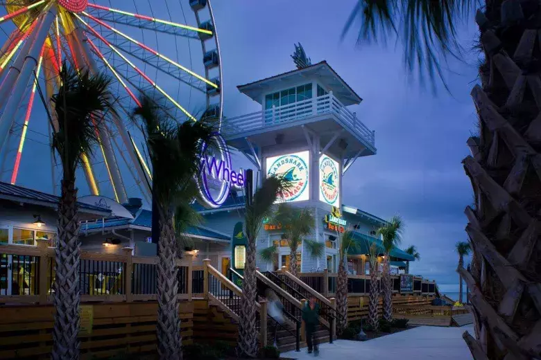 Landshark Bar & Grill Photo