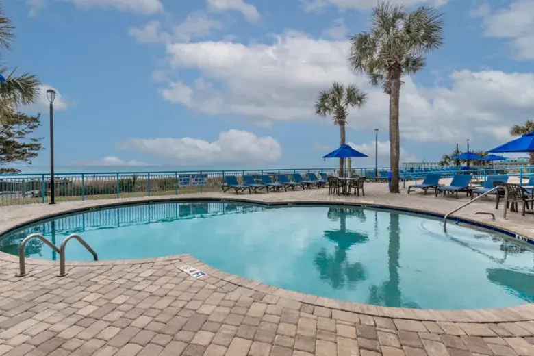 Roxanne Towers Photo 5