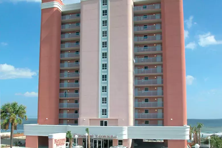Roxanne Towers Photo 3