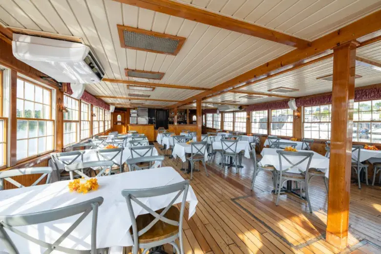 Barefoot Queen Riverboat Photo 5