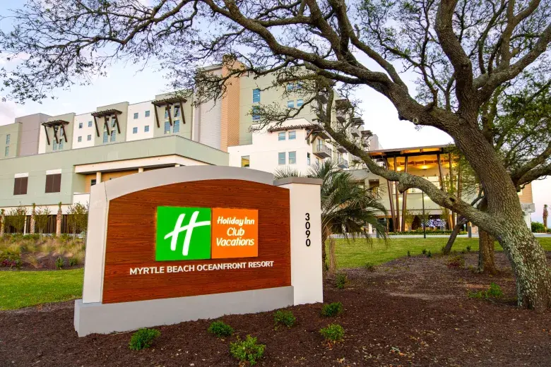 Resort Entrance Photo 4