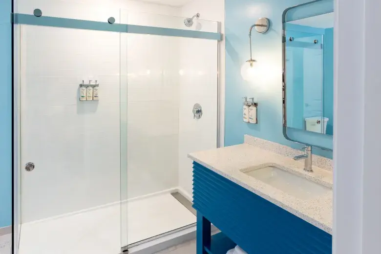 Standard Bathroom  Photo 26