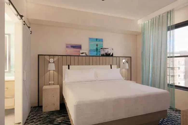 Standard Bedroom Photo 21