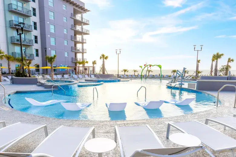 Main Pool View Photo 12