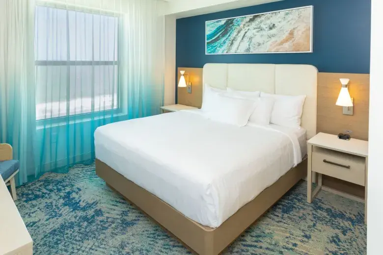 Signature Bedroom Photo 25