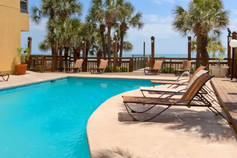 Sun & Sand Resort Photo 5