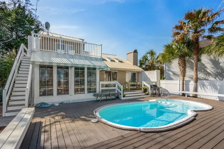 Thomas Beach Vacations Photo 2