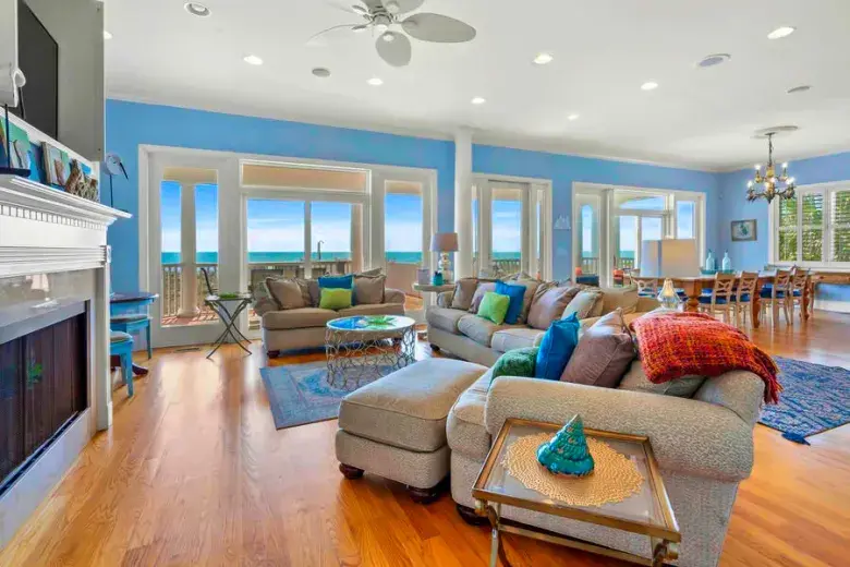 Thomas Beach Vacations Photo 3