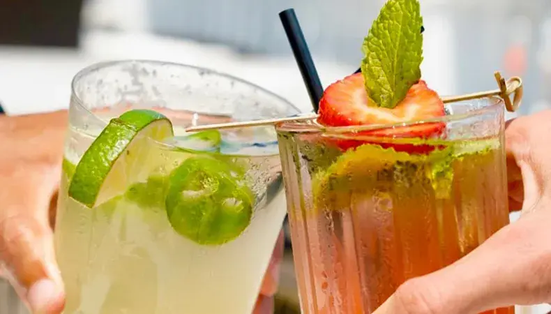 The Wicked Tuna at 2nd Avenue Pier Photo 4