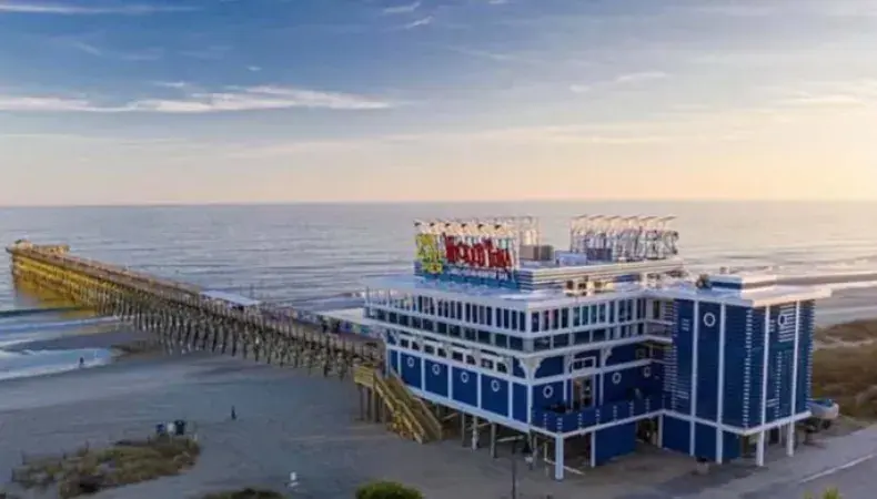 The Wicked Tuna at 2nd Avenue Pier Photo 2