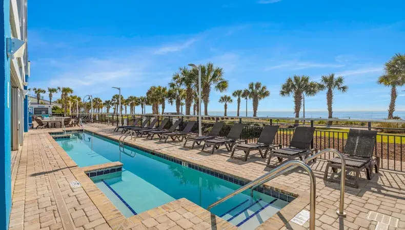 Outdoor oceanfront pool deck Photo 11