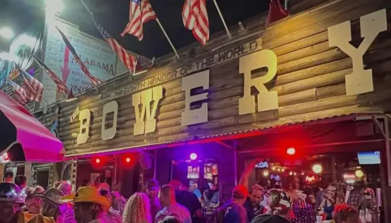 The Bowery Photo 3
