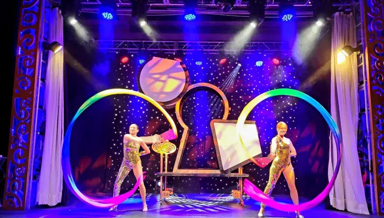 Charles Bach Wonders Theatre Photo 5