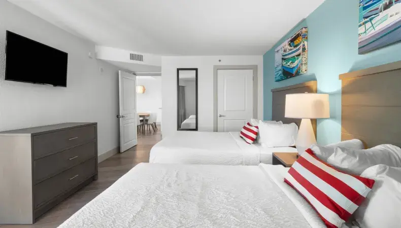 Compass Cove - Mariner Building - Oceanfront Deluxe Two Bedroom Condo - Bedroom Photo 8