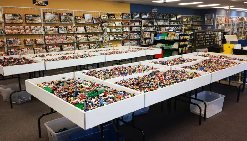 Bricks & Minifigs Photo