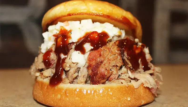 BAR-B-QUE HOUSE Surfside Beach Photo 4