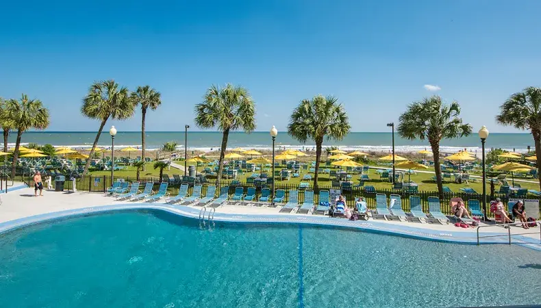 Zero entry pool Photo 9